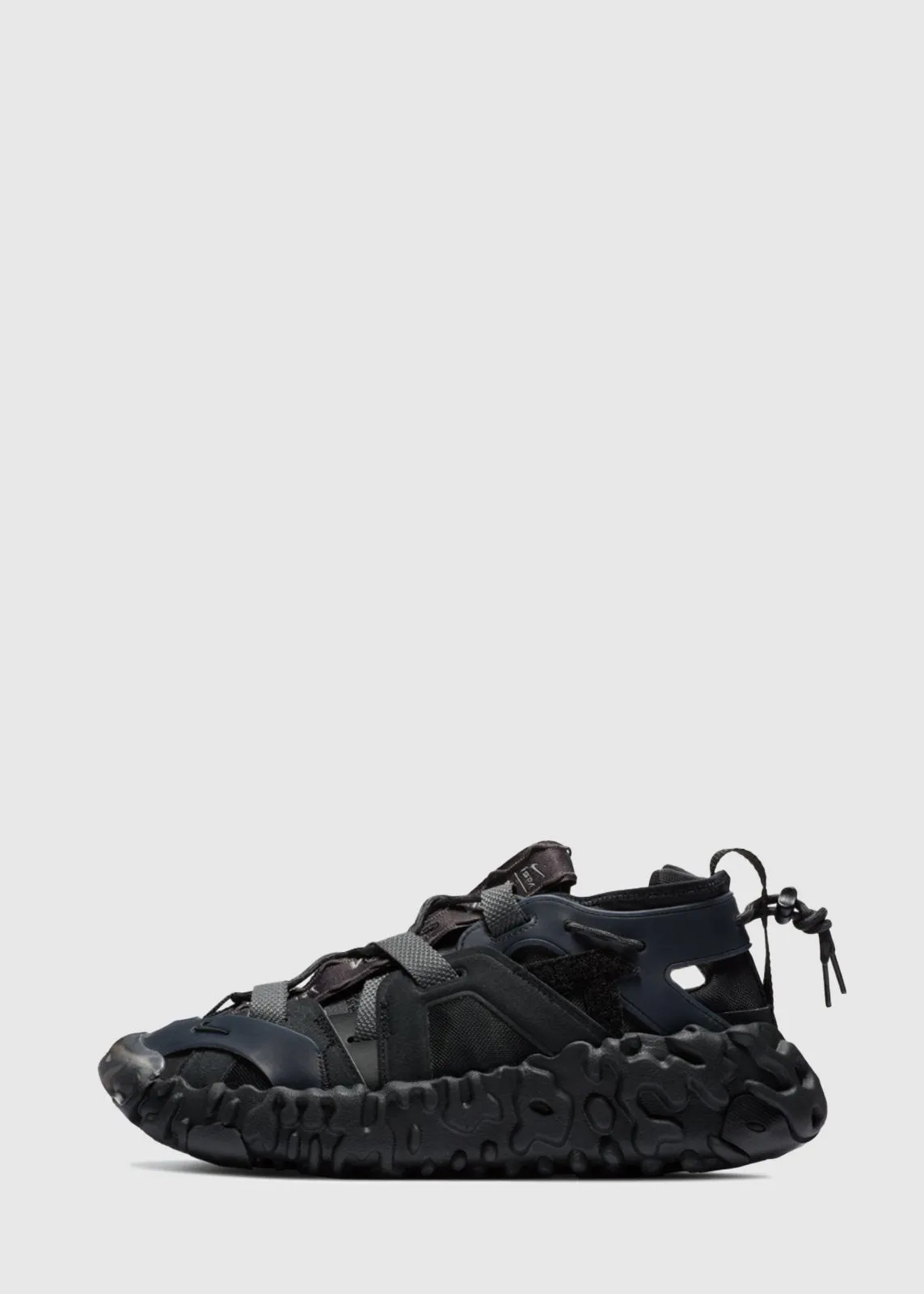 NIKE: ISPA OVERREACT SANDAL [BLACK]